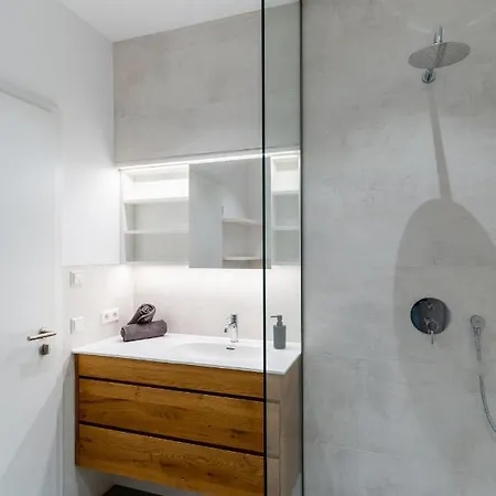 Handmade I Modern I Luxury I Kitchen I Office I Parkplatz Apartment Holzgerlingen