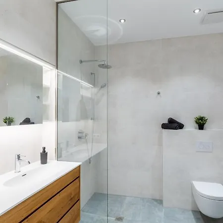 Handmade I Modern I Luxury I Kitchen I Office I Parkplatz Apartment *